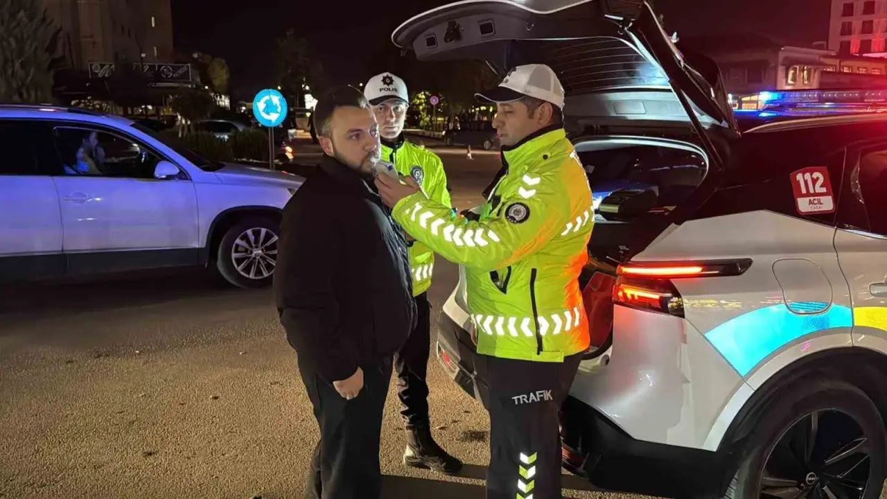 Polis Eskişehir’i didik didik etti! Arananlar, trafik cezaları, mekan denetimleri... 3