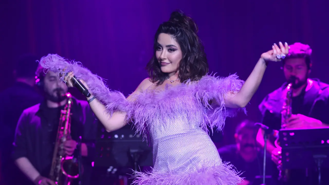 Melek Mosso ve Serkan Sağdıç sarılarak vedalaştı! 2