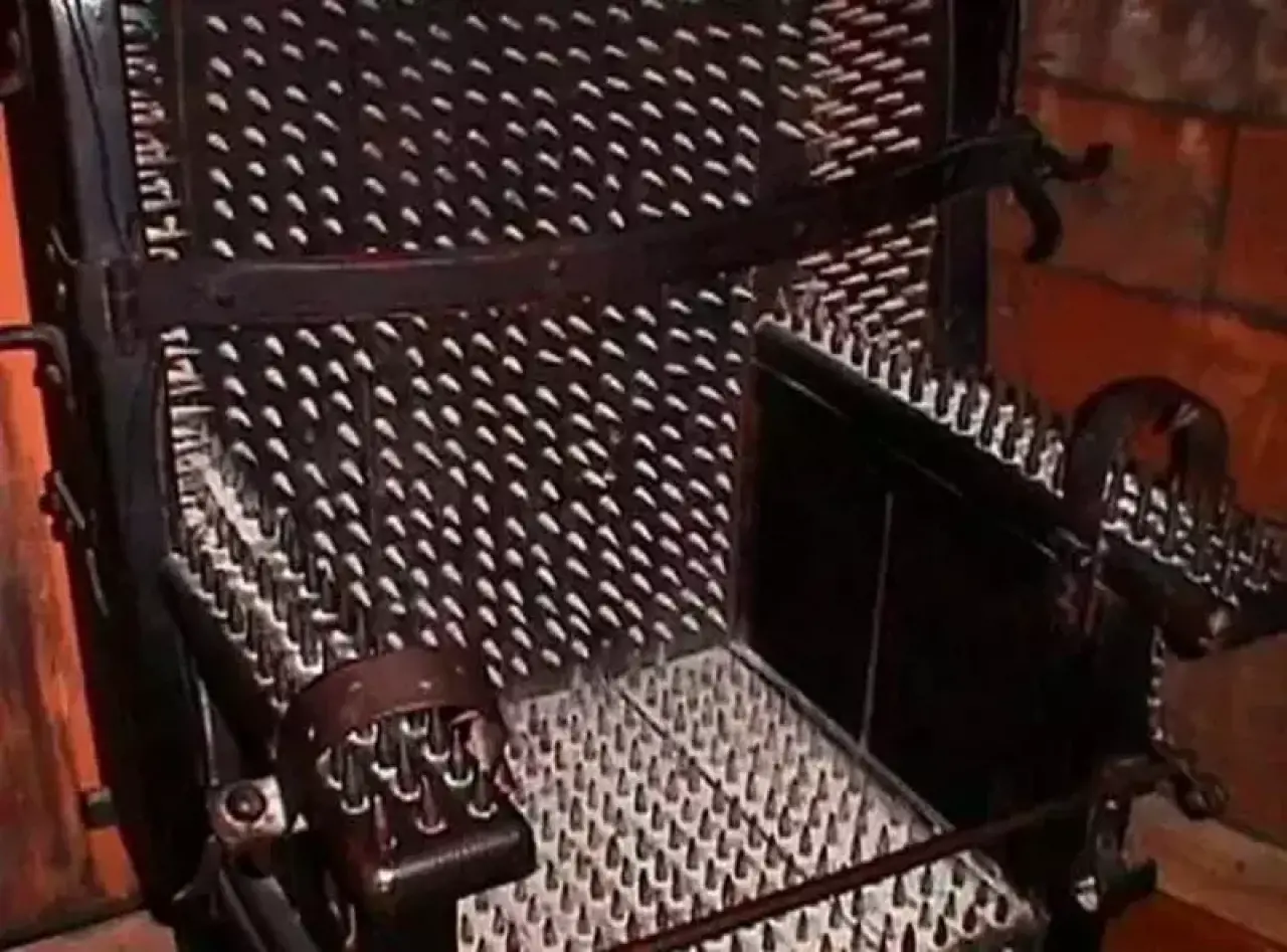 Tüyler Ürperten İşkence Yöntemleri: Tarihin En Acımasız 30 Tekniği! 10