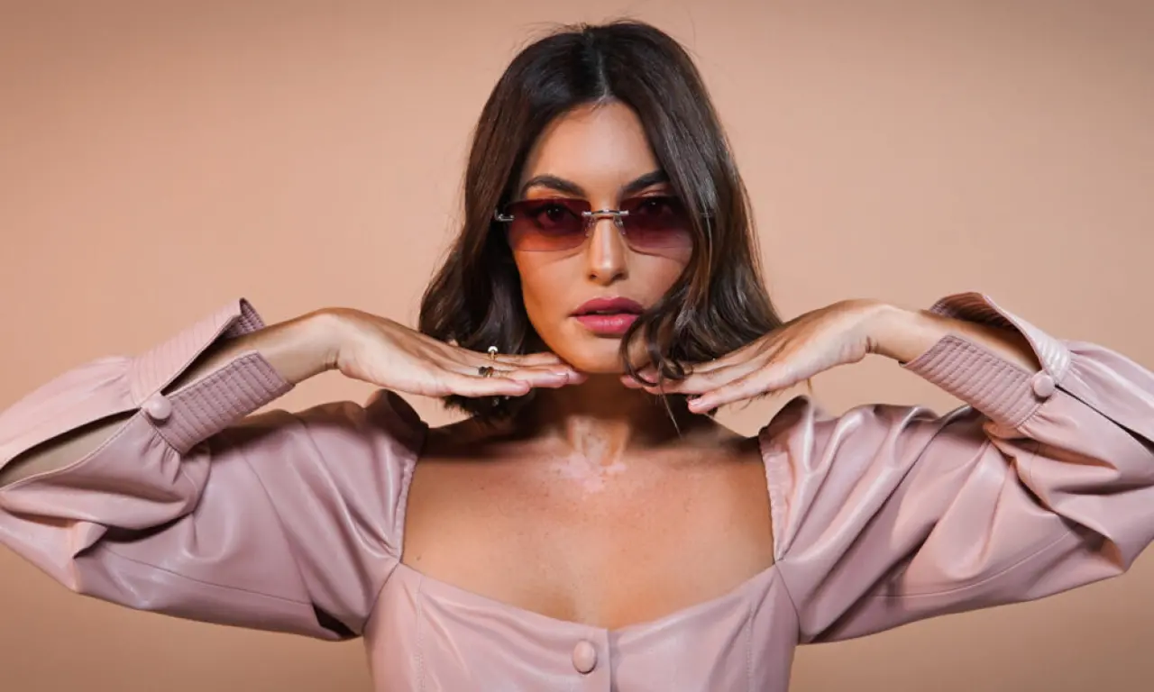 Karen Wazen, Hande Erçel ve Afra Saraçoğlu hayranı : Karen Wazen’in Türkiye aşkı devam ediyor! 1