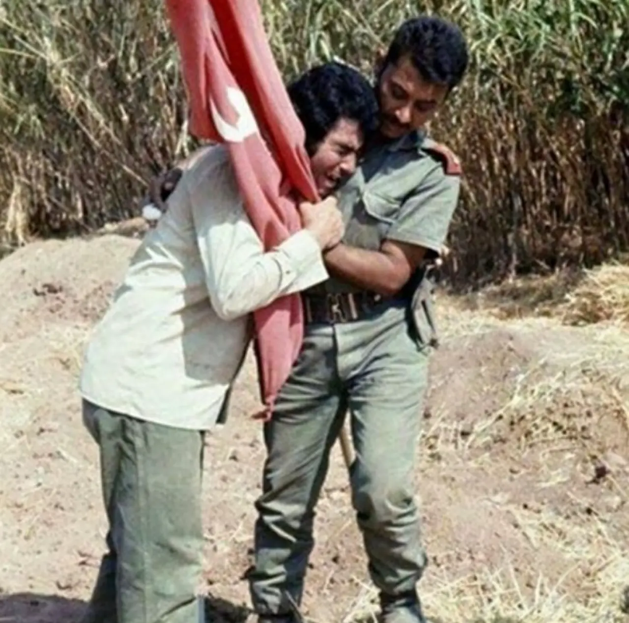 Tarihe Tanıklık Eden Kareler: İlk Kez Göreceğiniz 15 Etkileyici Tarihi Fotoğraf! 14