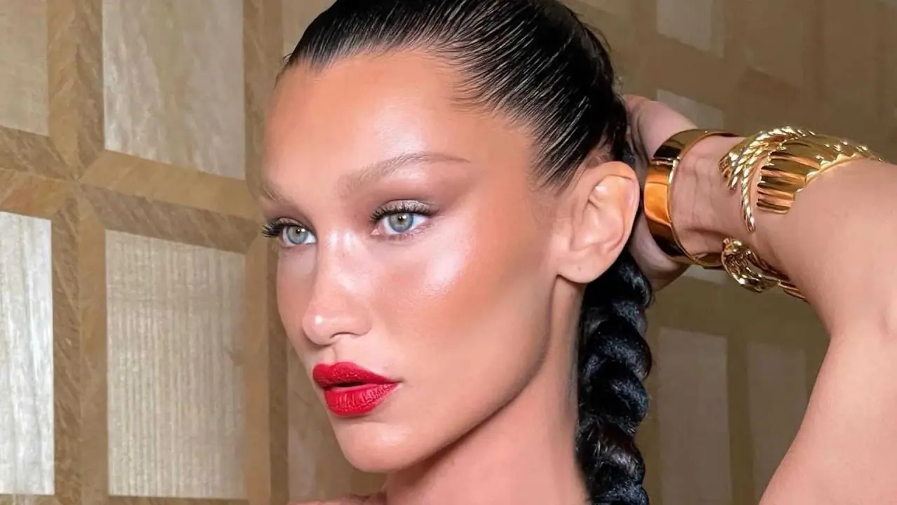 Dünyaca ünlü model Bella Hadid'den ruh sağlığı çağrısı! 1