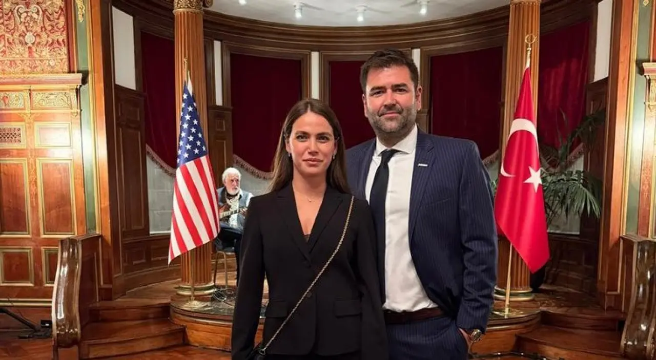 Türk bayrağı Washington’da dalgalandı: Ceyda Ateş göz kamaştırdı! 1