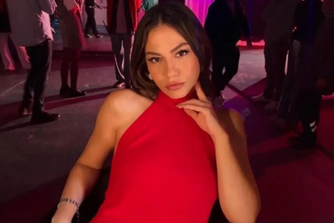 Eşref Rüya setinde elektrik var! Demet Özdemir’in Çağatay Ulusoy itirafı olay yarattı! 2