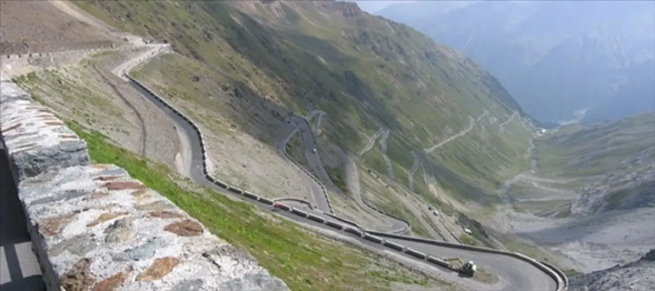 Bir yanı uçurum bir yanı mucize: Dünyanın en tehlikeli rotaları 14
