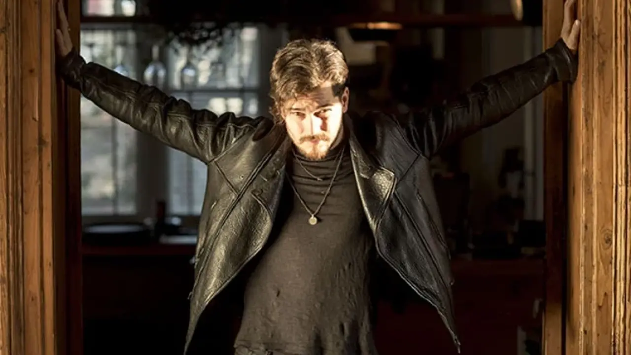 'Eşref Rüya' dizisinin başrolü Çağatay Ulusoy “Uykucu” filminde Elçin Sangu ile buluştu: Ulusoy'un imajı şaşırttı! 4