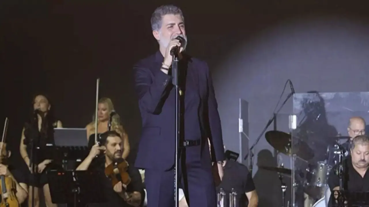 "‘Beni bir daha göremeyebilirsiniz’ diyen Özcan Deniz’den şok eden veda konuşması sonrası yeni mesaj!" 1