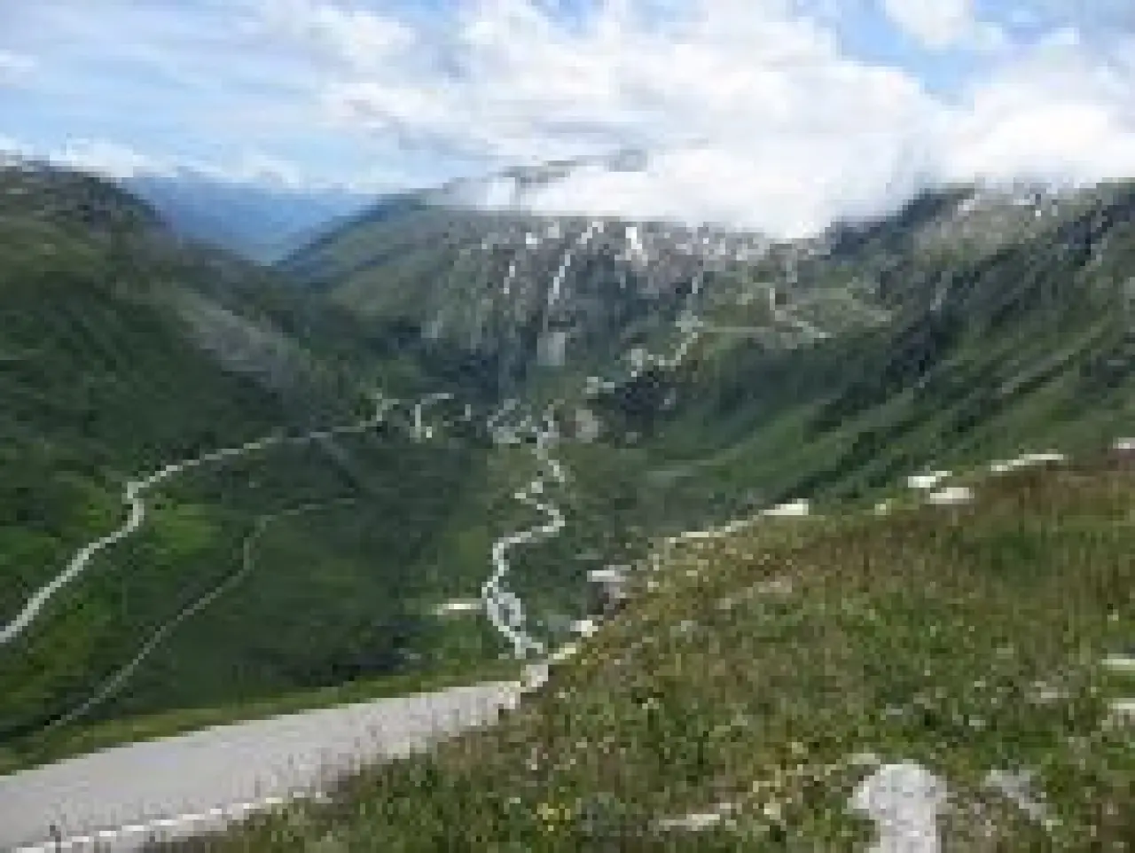 Bir yanı uçurum bir yanı mucize: Dünyanın en tehlikeli rotaları 15