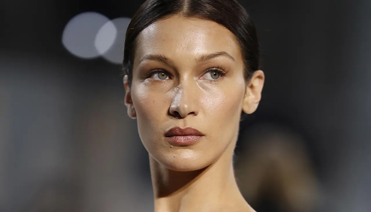Dünyaca ünlü model Bella Hadid'den ruh sağlığı çağrısı! 4