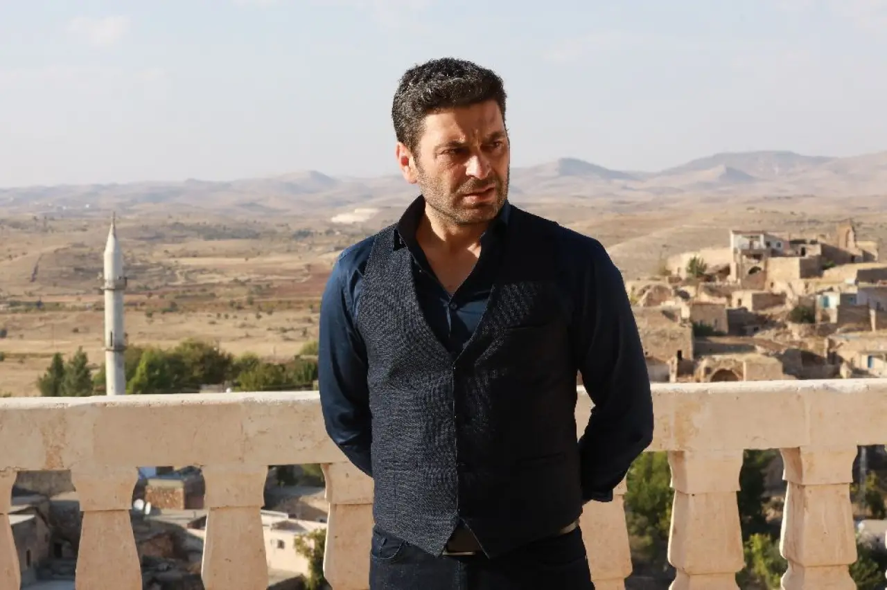 'Uzak Şehir'in yıldızından büyük vefa: Ozan Akbaba Midyat’ta gönülleri fethetti! 1