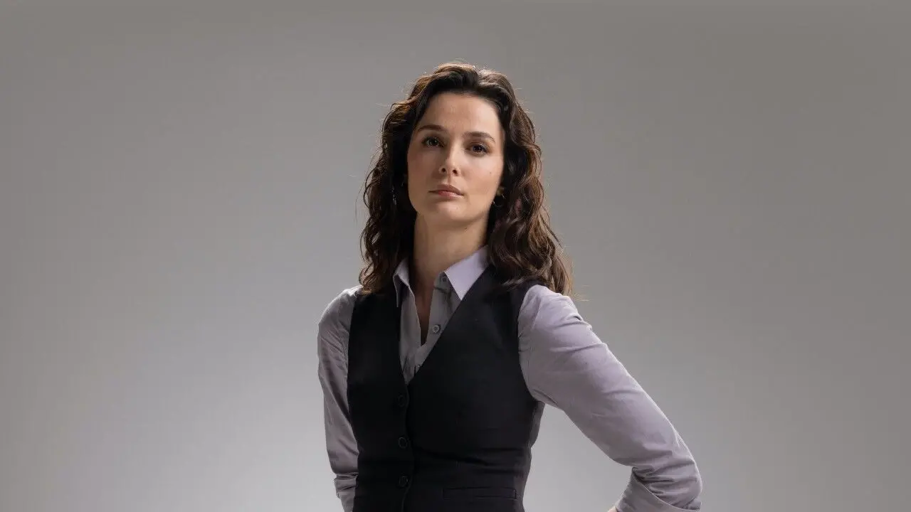 Eşref Rüya’nın yıldızı Büşra Develi’den aşk mesajı! 1