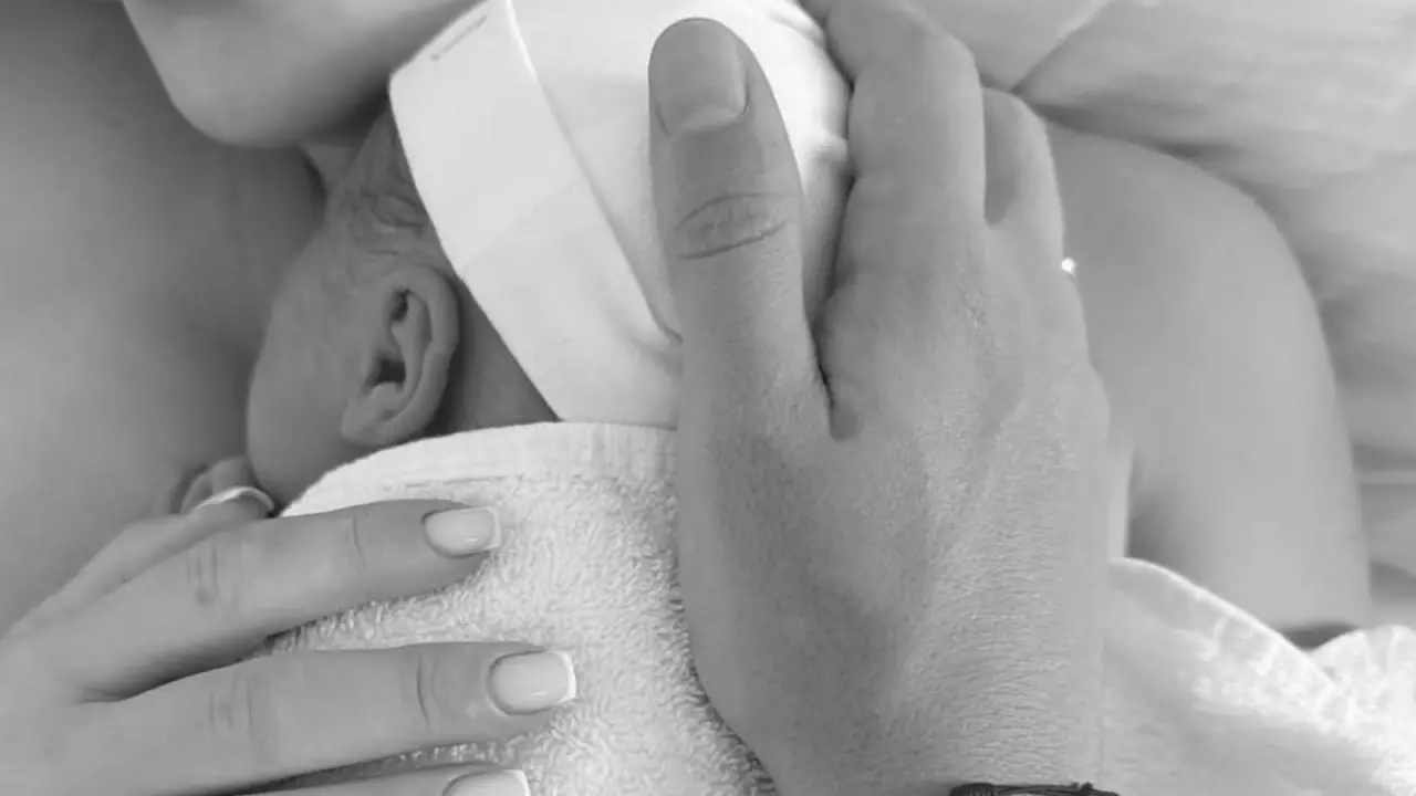 Milli futbolcu Ferdi Kadıoğlu'dan mutlu haber: “Minik kanarya” geldi! 1