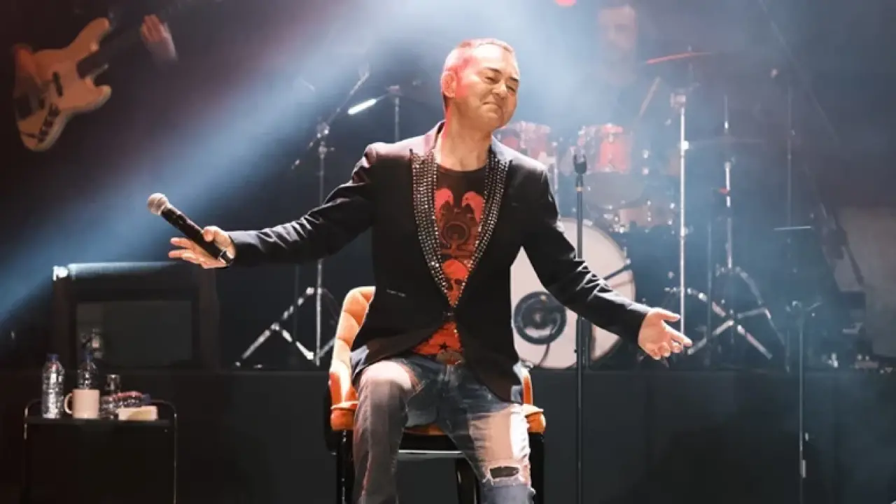 Evlilik pişmanlığı mı? Serdar Ortaç’tan sahnede olay sözler! 2