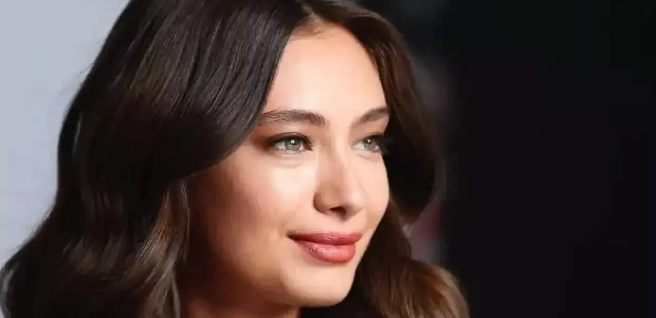 Neslihan Atagül moda dünyasına göz kırptı! 2