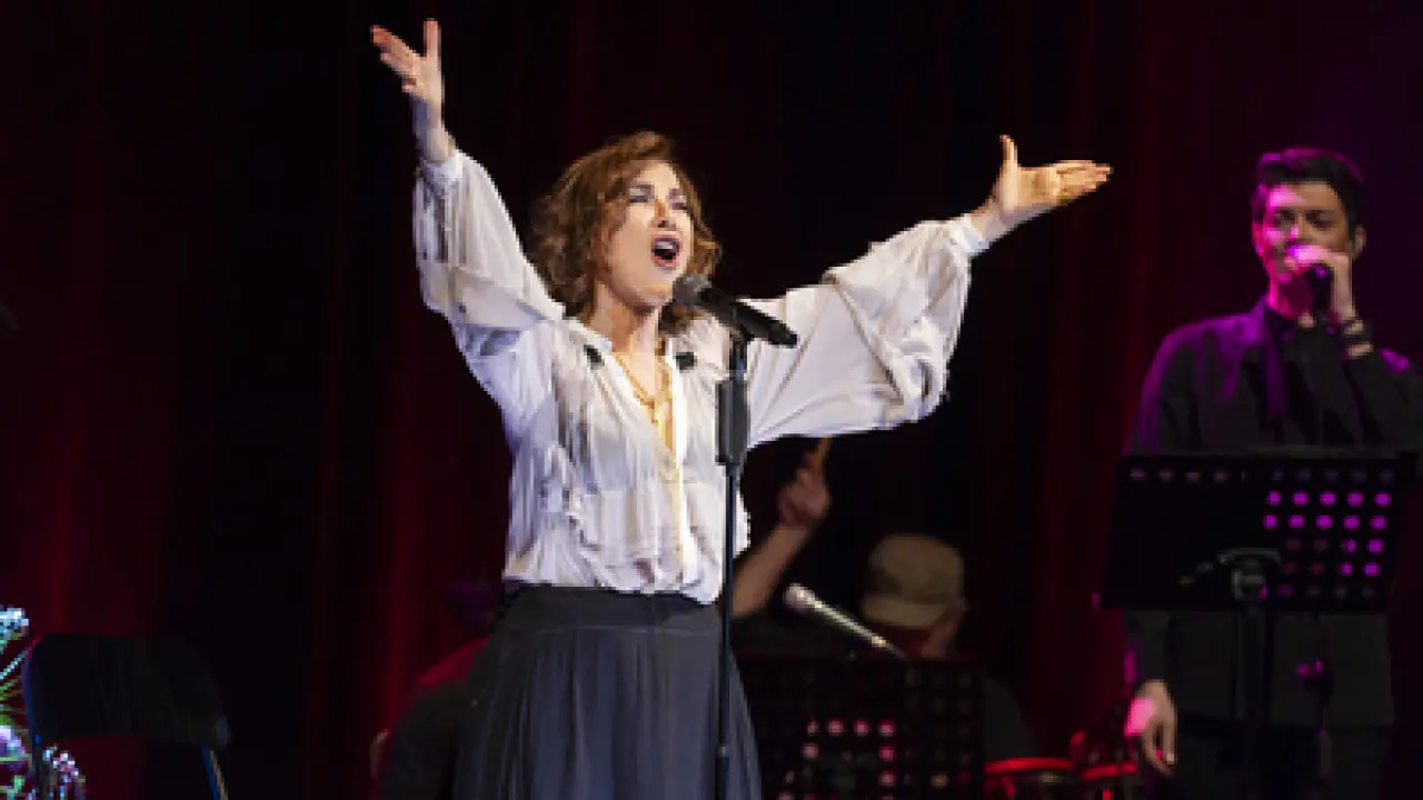 Zuhal Olcay, Cumhuriyet coşkusunu Amerika’ya taşıyor! 1