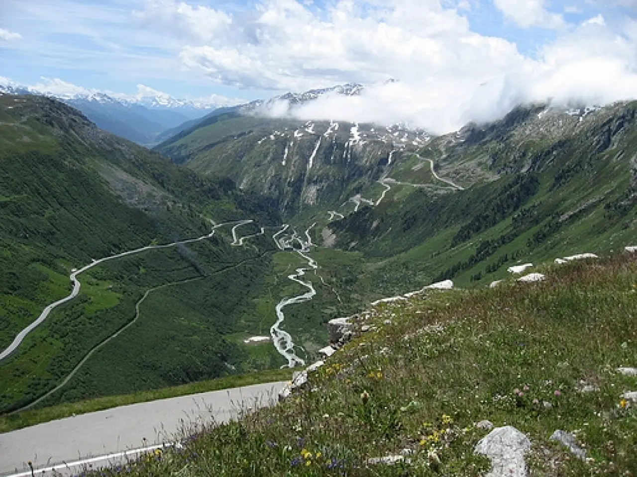 Bir yanı uçurum bir yanı mucize: Dünyanın en tehlikeli rotaları 9