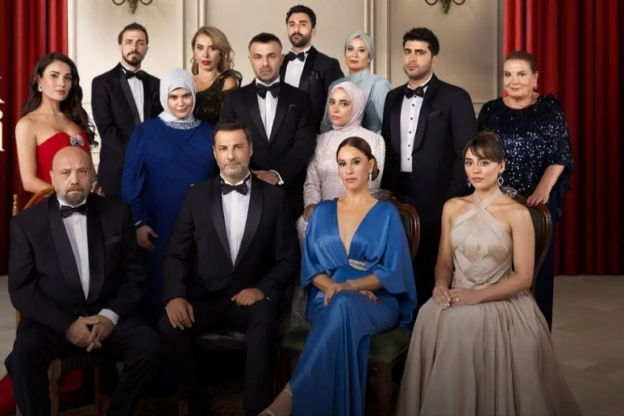 Kızılcık Şerbeti'nde spoiler krizi: Feyza Civelek yine ifşaladı! 1