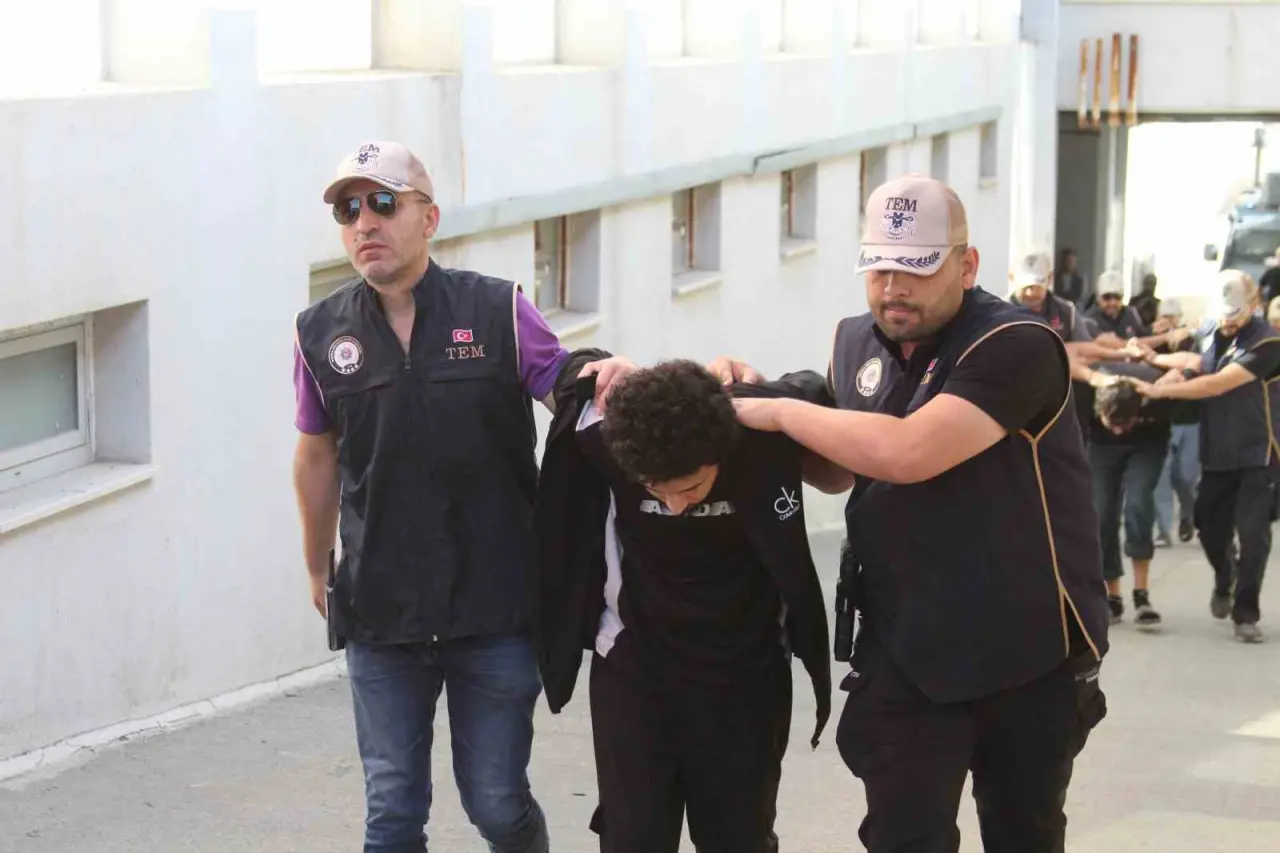 Sözde emirin savunması 'pes' dedirtti: 'Yaşlandım artık işim yok' 2