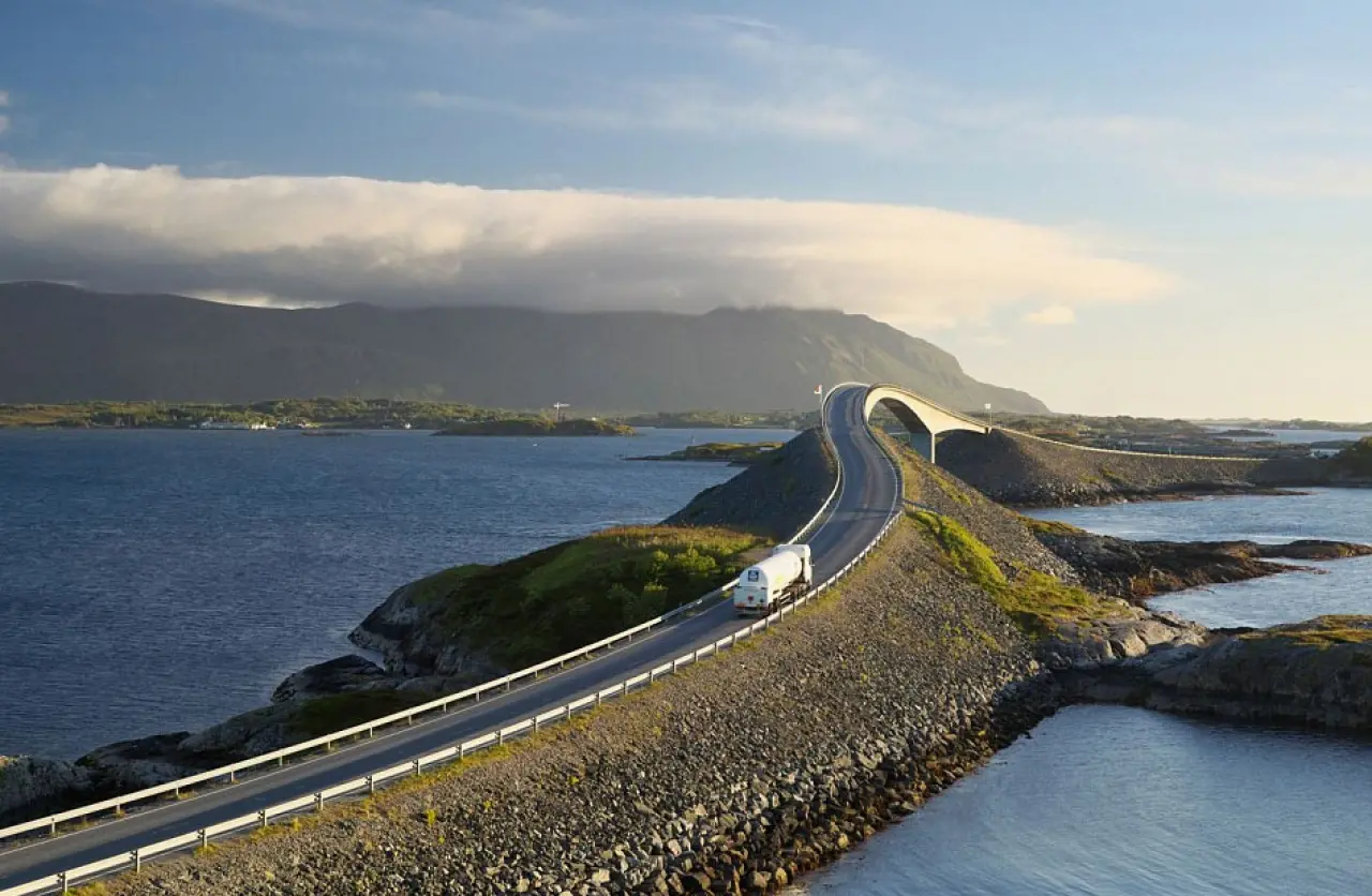 Bir yanı uçurum bir yanı mucize: Dünyanın en tehlikeli rotaları 7