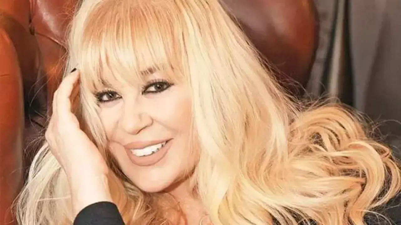 Ünlü şarkıcı Zerrin Özer’den sağlık mesajı! 1