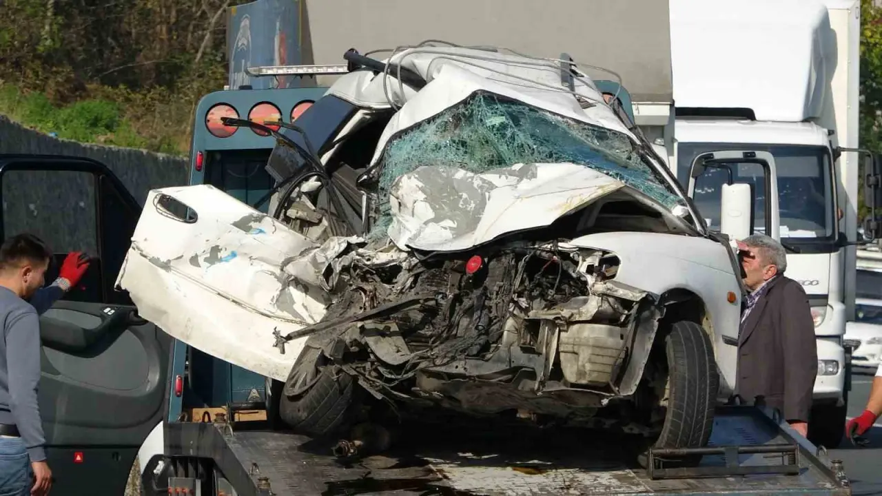 Direksiyon başındaki sürücü 17 yaşındaydı... Feci kazada acı haber geldi! 4