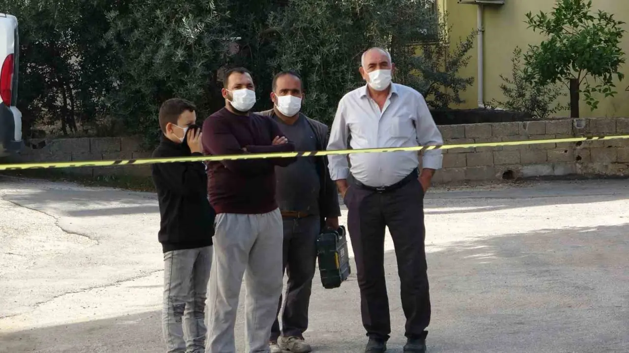 10 gündür haber alınamıyordu, Evinden koku gelince gerçek ortaya çıktı! 5