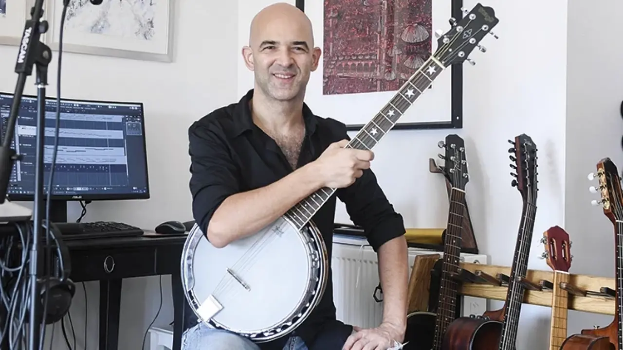 Murat Evgin, Hollywood dizisinde Türkçe şarkı söyledi! 3