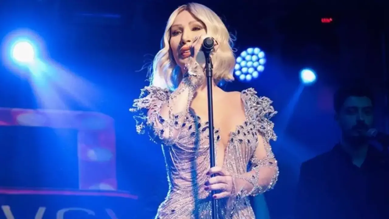 'Çorap kadınıyım' çıkışı unutulmadı… Seda Sayan bu kez ev temizliğine el attı! 1