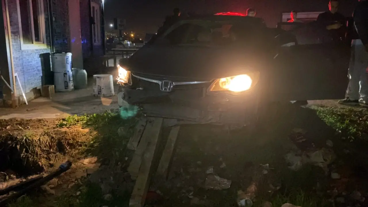 Drift attı, kaçtı, çarptı... Film gibi kovalamacanın sonu inşaatta bitti! 1