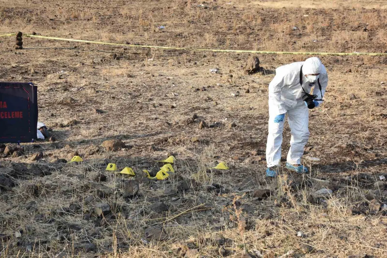 Yol kenarında terkedilmiş ceset, boş kovanlar ve cevapsız sorular... 1