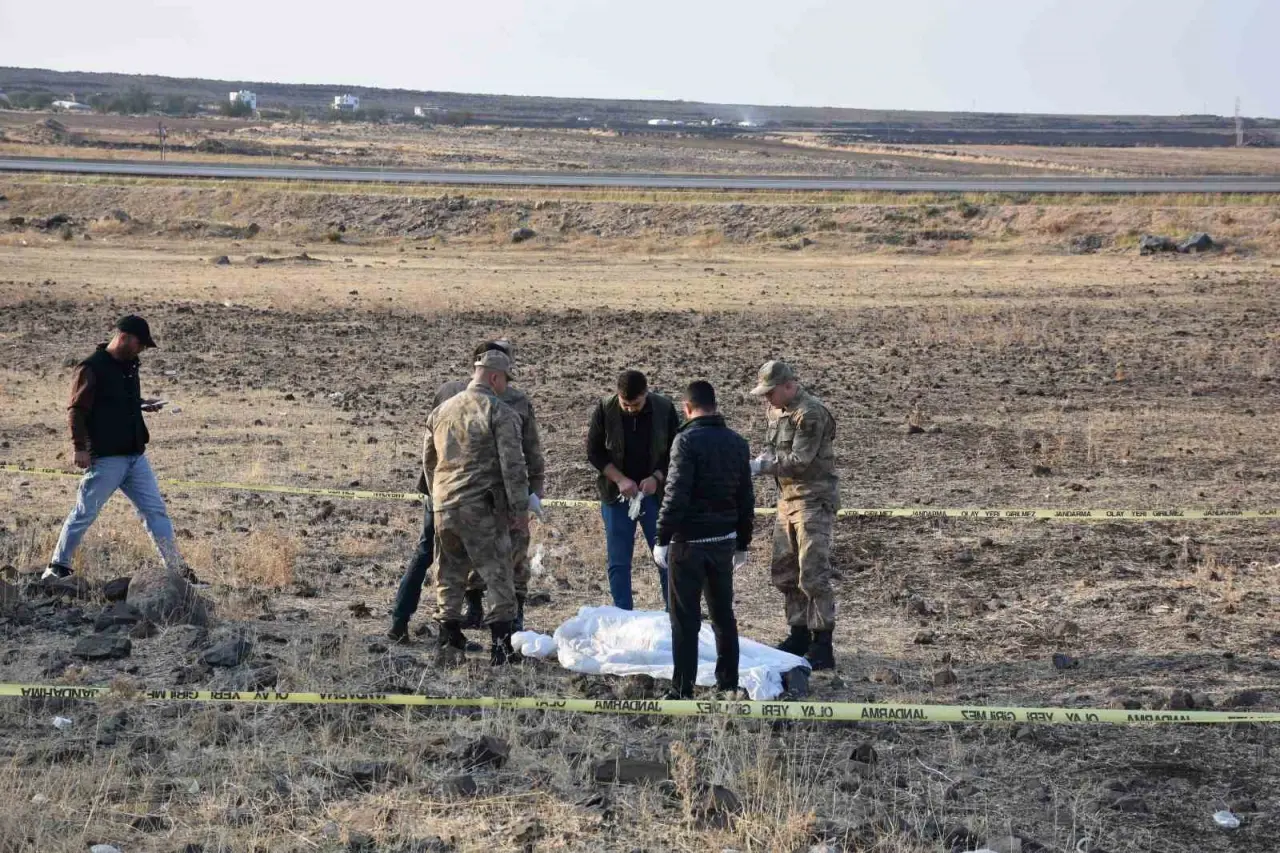 Yol kenarında terkedilmiş ceset, boş kovanlar ve cevapsız sorular... 4
