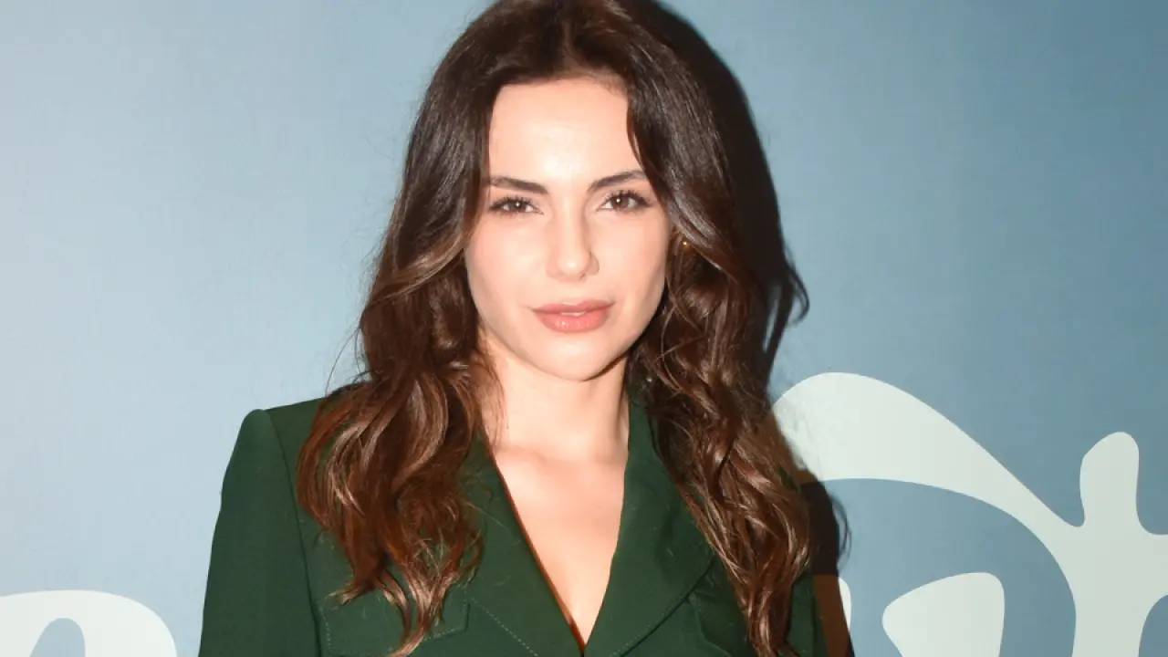 Hilal Altınbilek’e gönderme mi? Yağmur Tanrısevsin’in estetik itirafı dikkat çekti! 3