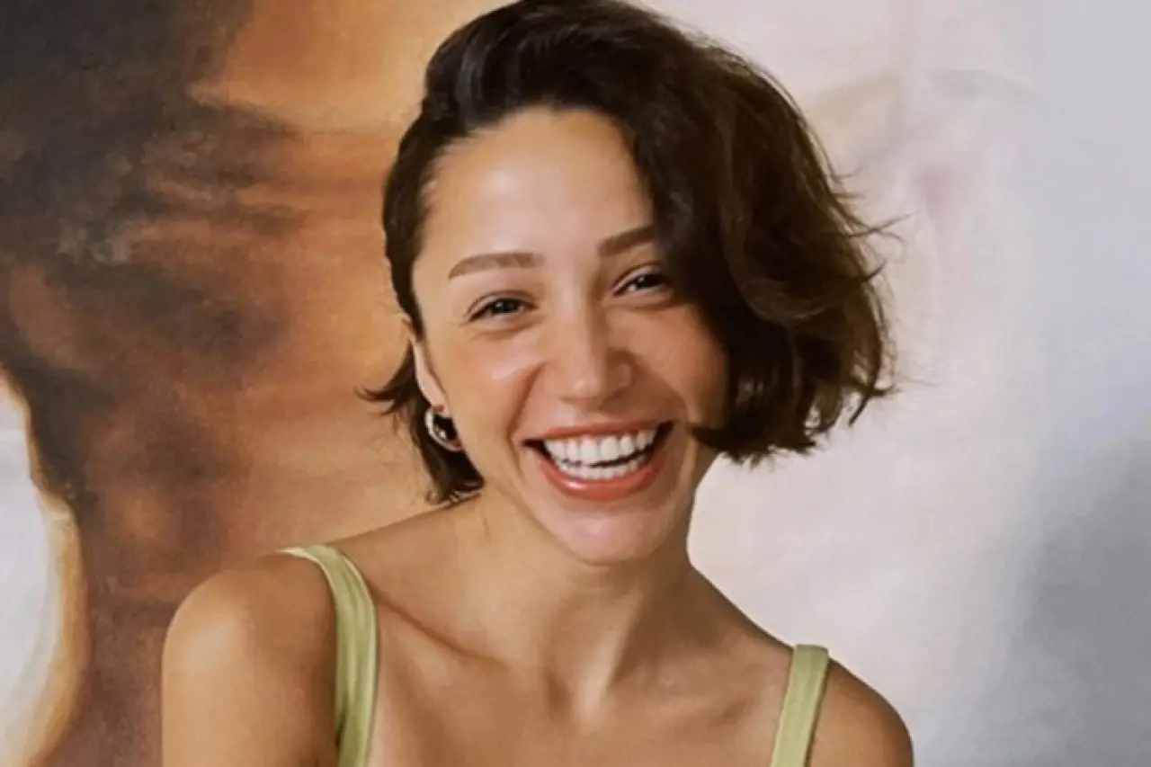 Sahnede Lazer Krizi... Zeynep Bastık’tan seyirciye sert çıkış! 3