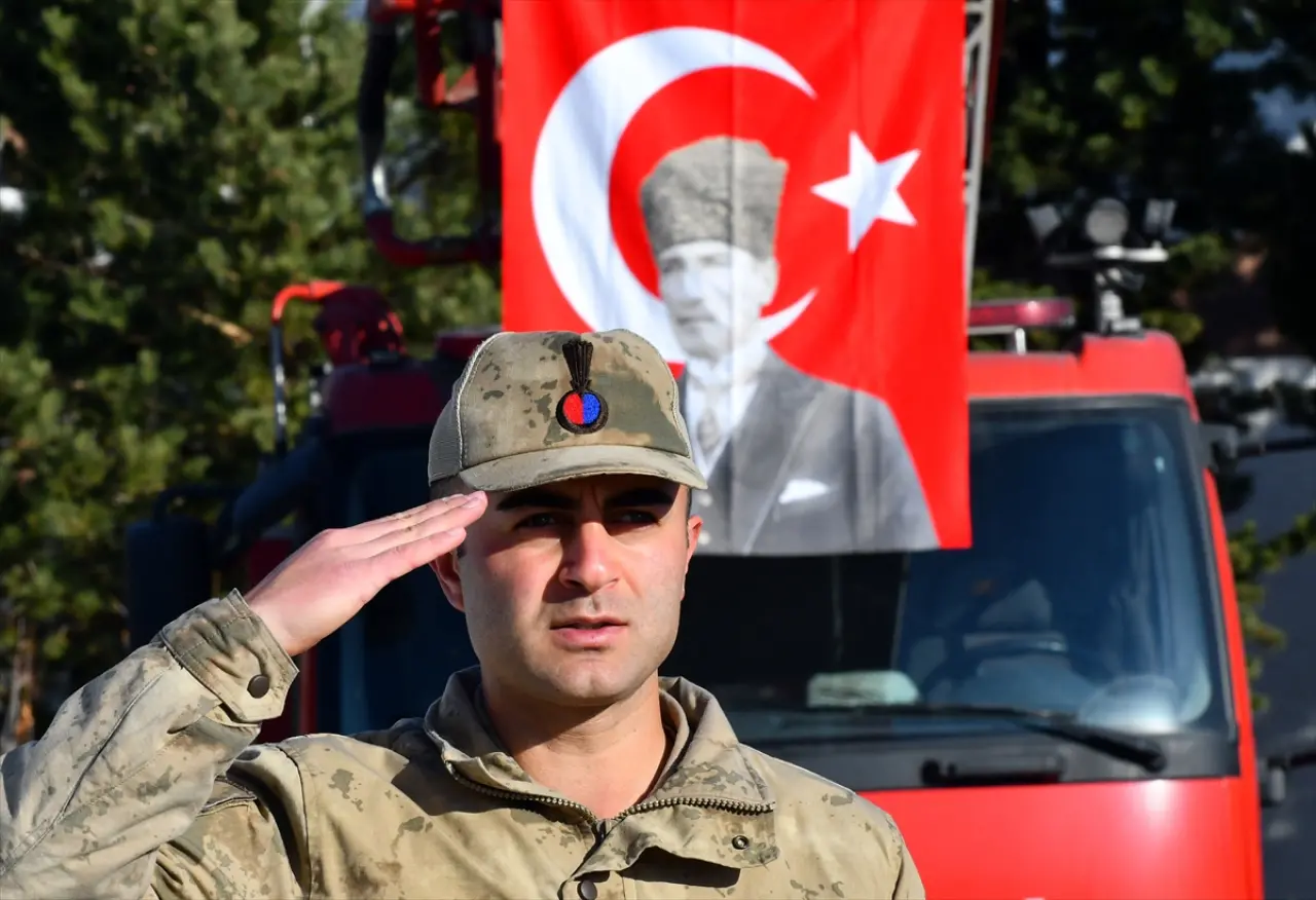 Türkiye’de zaman 09.05’te durdu! 87 yıl sonra aynı acı, aynı minnet... 4