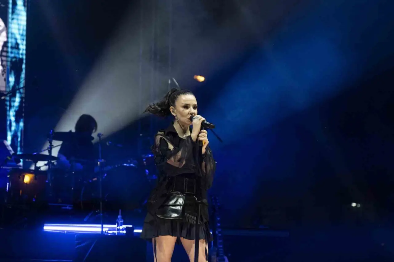 Tarsus Festivali’nde aşk ve müzik bir arada! Fatma Turgut konserinde evlilik teklifi 1