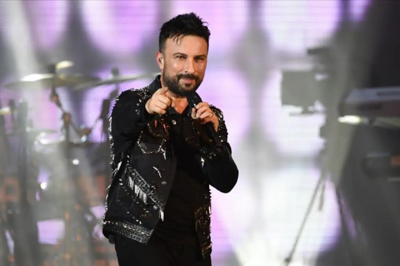 Yıldızlar yarışıyor ama zirve yine Tarkan’ın! Megastar yeni yıla servetle giriyor! 1