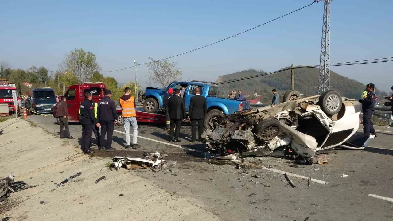 Direksiyon başındaki sürücü 17 yaşındaydı... Feci kazada acı haber geldi! 5