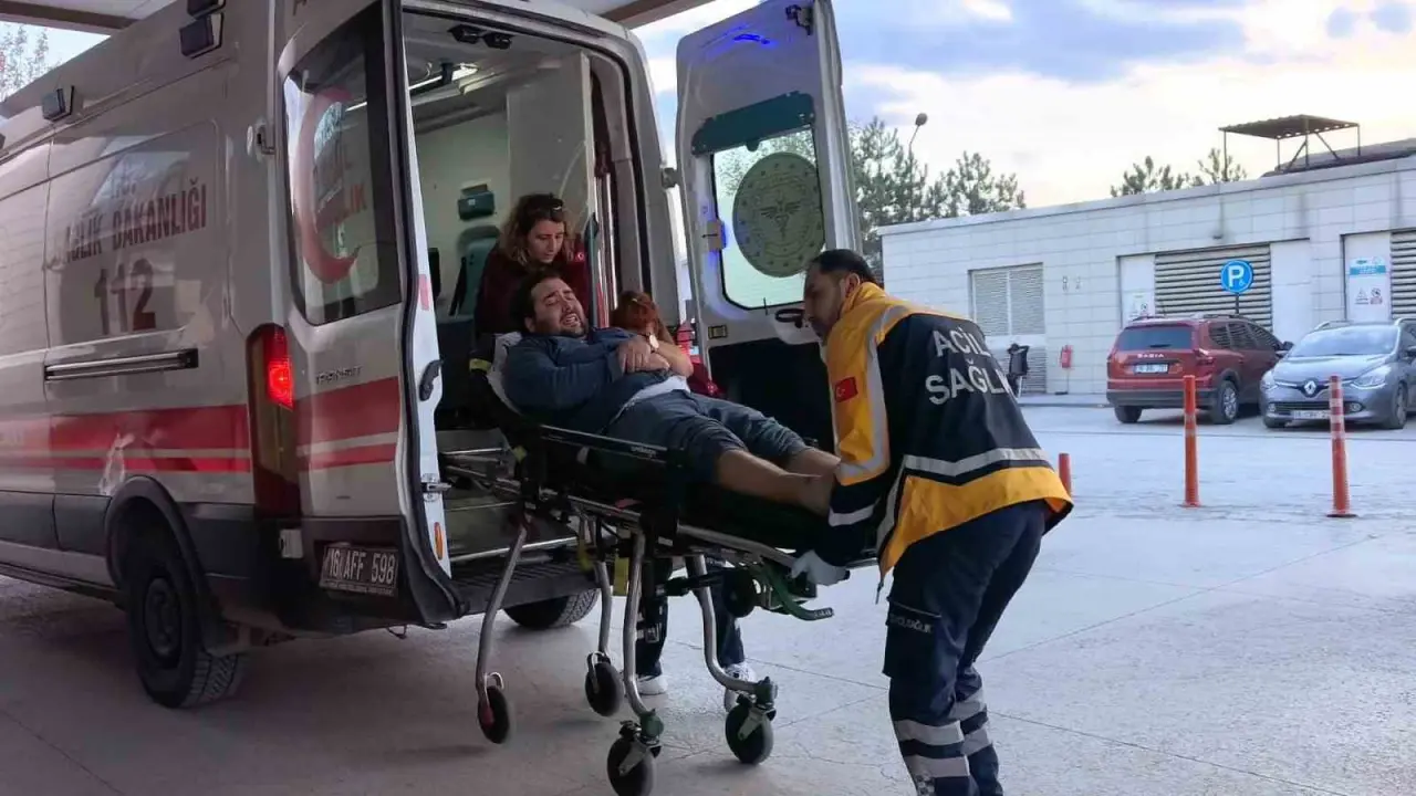 Alın teri kanla karıştı... 600 kiloluk demirin altında kaldı! 2