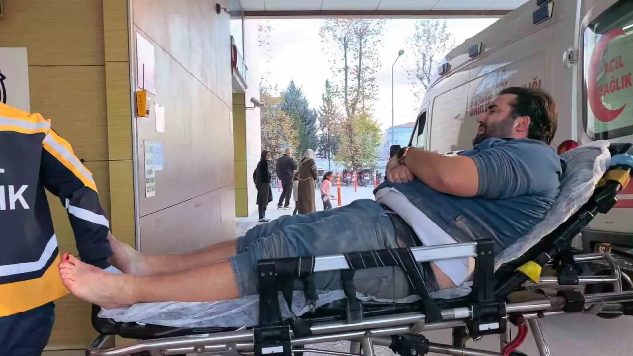 Alın teri kanla karıştı... 600 kiloluk demirin altında kaldı! 1