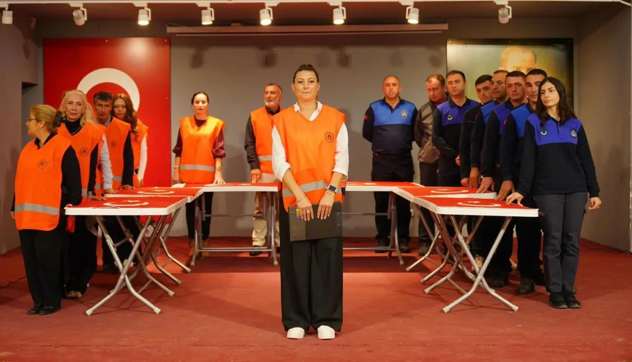 Afetlere karşı güçlü Ayvalık: Eğitim programında sertifika töreni! 3