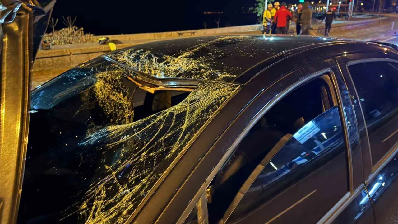 Arkadaşlarının halı saha maçını izlemeye gitmişti... Acı haber geldi! 1
