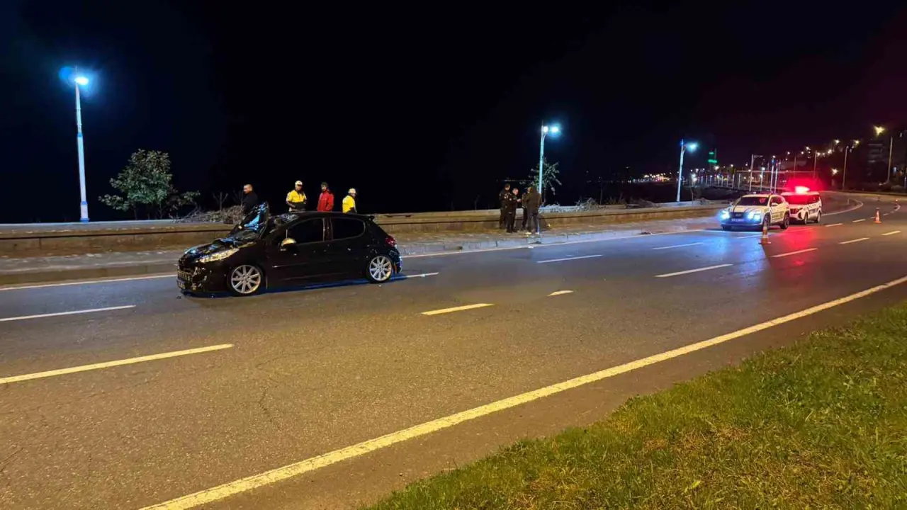 Arkadaşlarının halı saha maçını izlemeye gitmişti... Acı haber geldi! 2