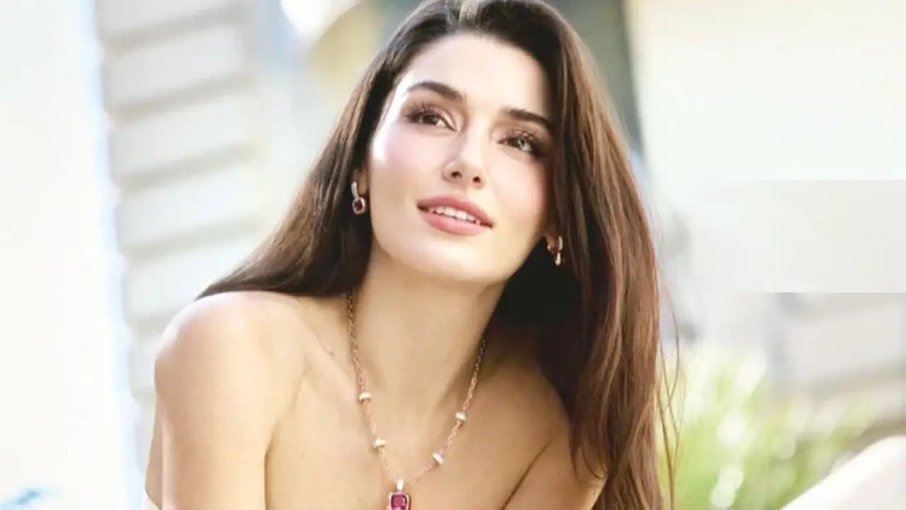 Aşk yok, proje çok... Hande Erçel yeni yaşında ‘Kalabalık ama yalnız’ modunda! 3