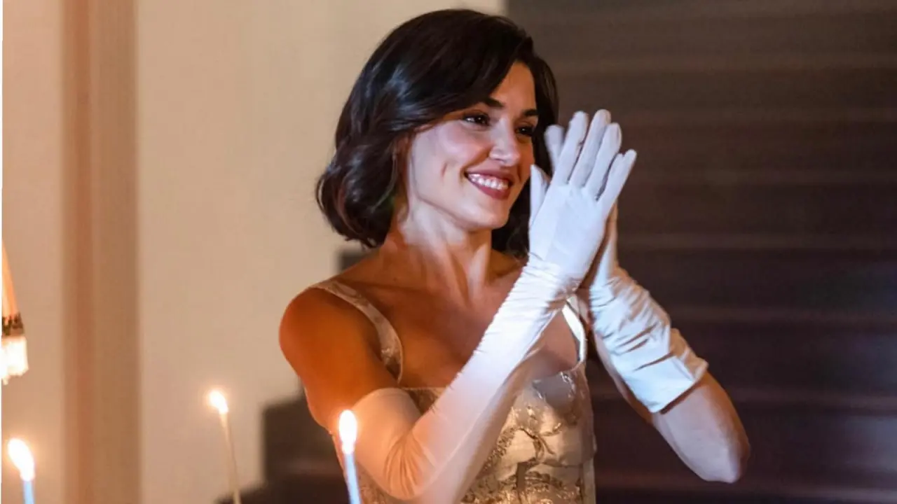 Aşk yok, proje çok... Hande Erçel yeni yaşında ‘Kalabalık ama yalnız’ modunda! 1