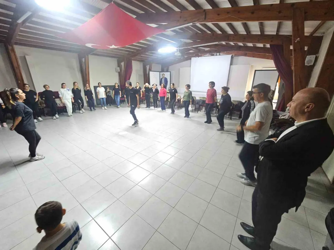 Ayvalık’ta ritim dolu proje: Öğretmenler aynı sahnede buluşuyor! 4