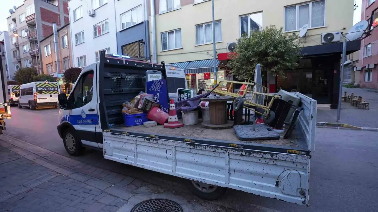 Kaldırımlar geri alındı: Balıkesir'de yayaların alanı korunuyor! 2