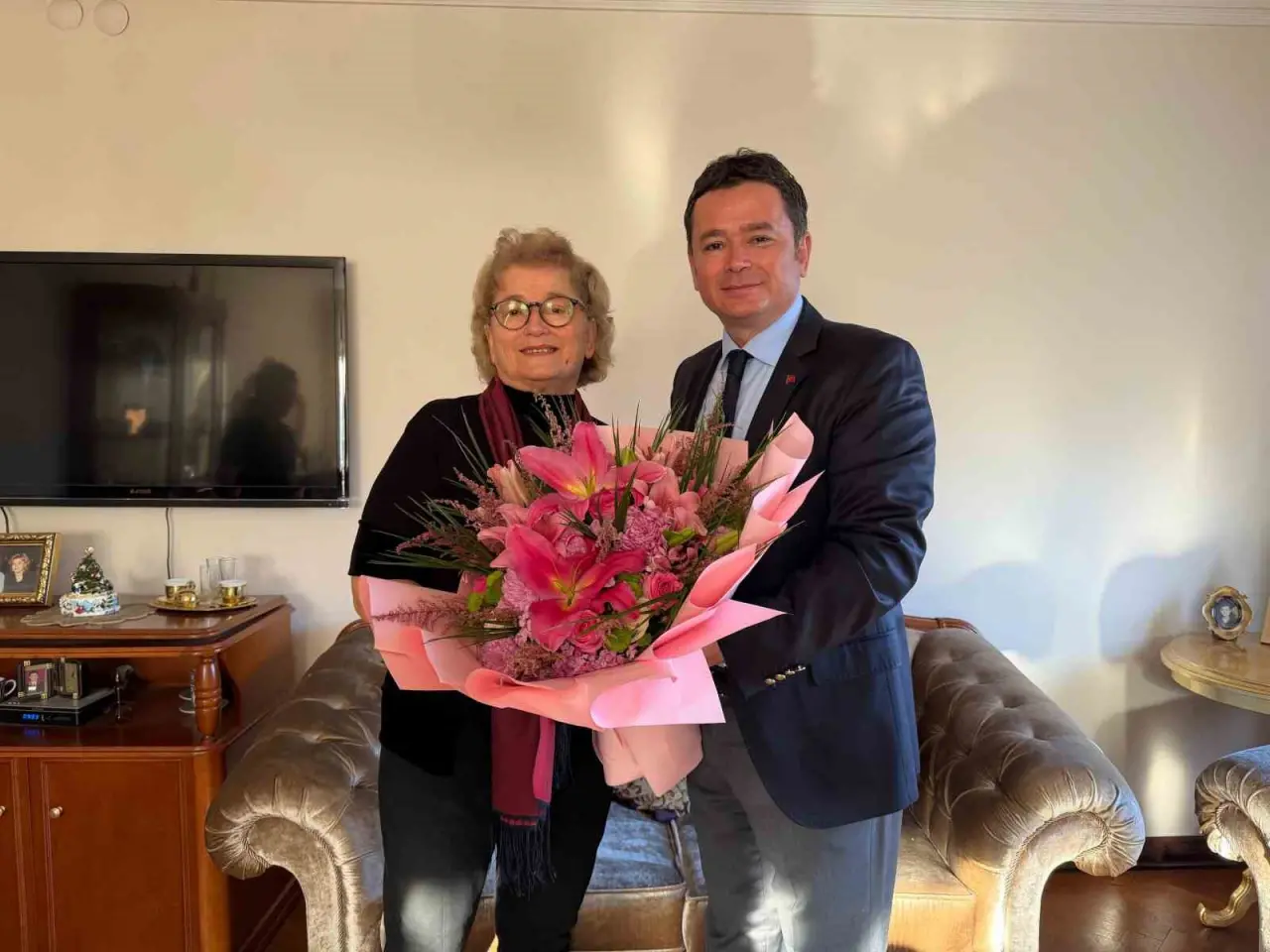 Bursa'da 24 Kasım ziyaretleri: Başkan Aydın öğretmenleri yalnız bırakmadı! 1