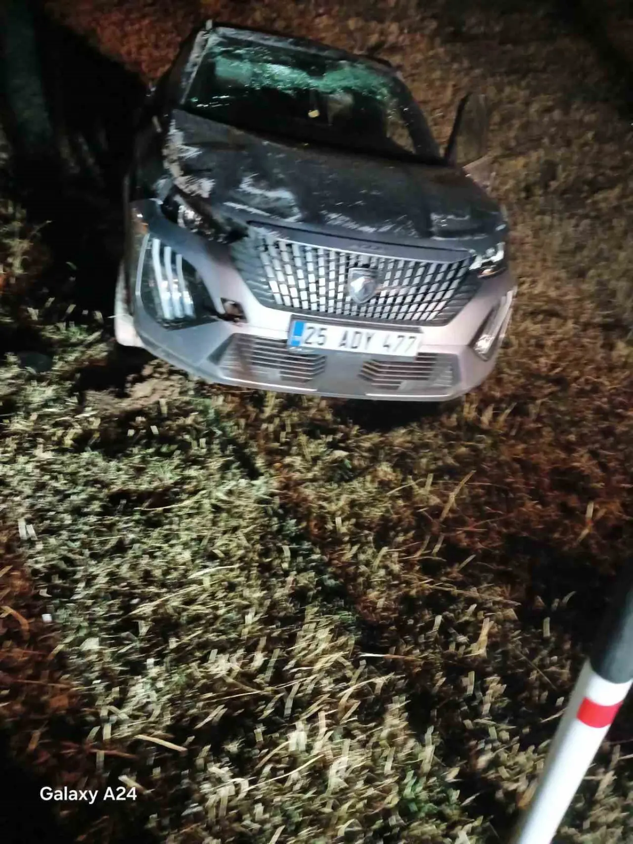 Böylesi görülmedi! Şarampole uçtu, hava yastıkları açılmadı ama... 1