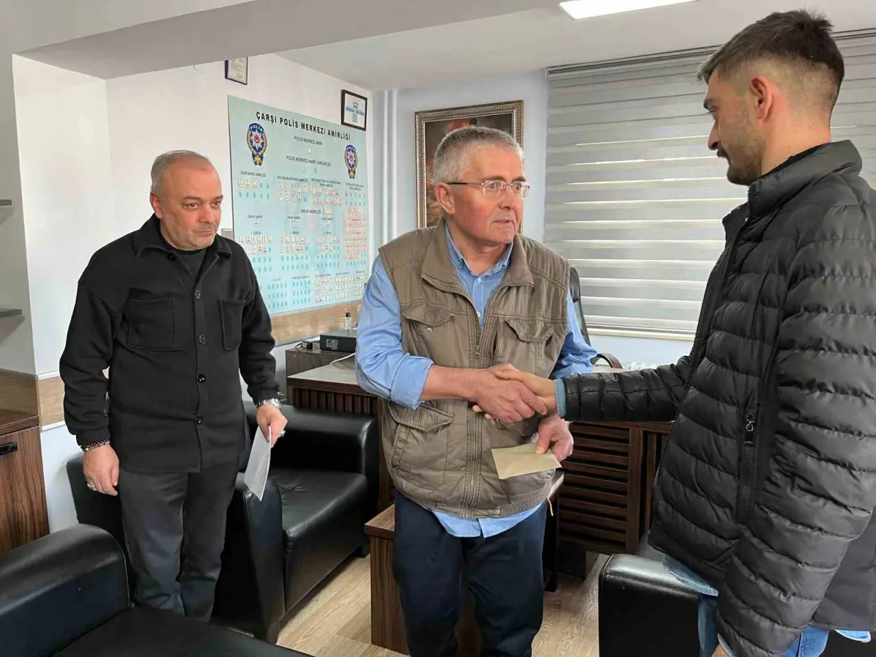 Vicdanın yükselen sesi: Bursa'da göz yaşartan insanlık örneği! 2