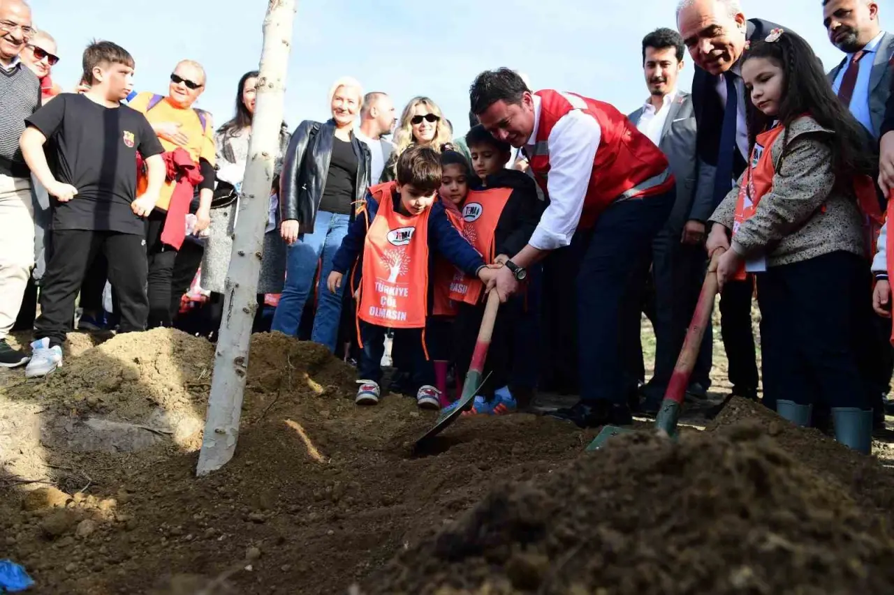 700 kitap, 700 fidan: Osmangazi’den geleceğe yeşil bir miras 6